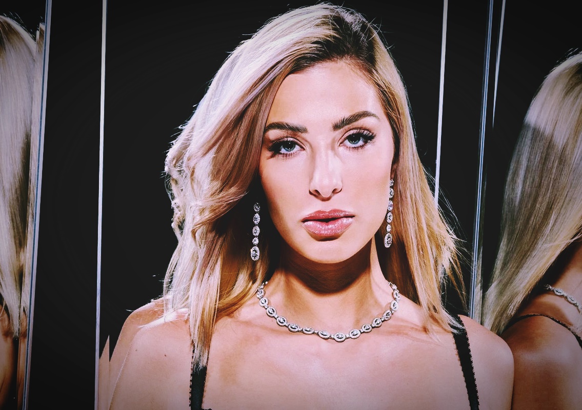 Azul Hermosa at 29 Years Old: Seal The Deal (Tushy, 2022) Latin Blonde Bombshell Busty Blonde New Starlet Porn Best Bodies
