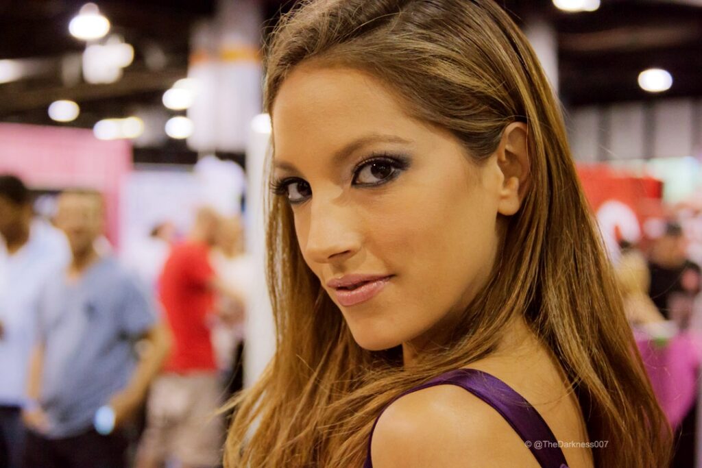 jenna haze at 41 years old comeback en los exxxotica expo miami 2023 face portrait