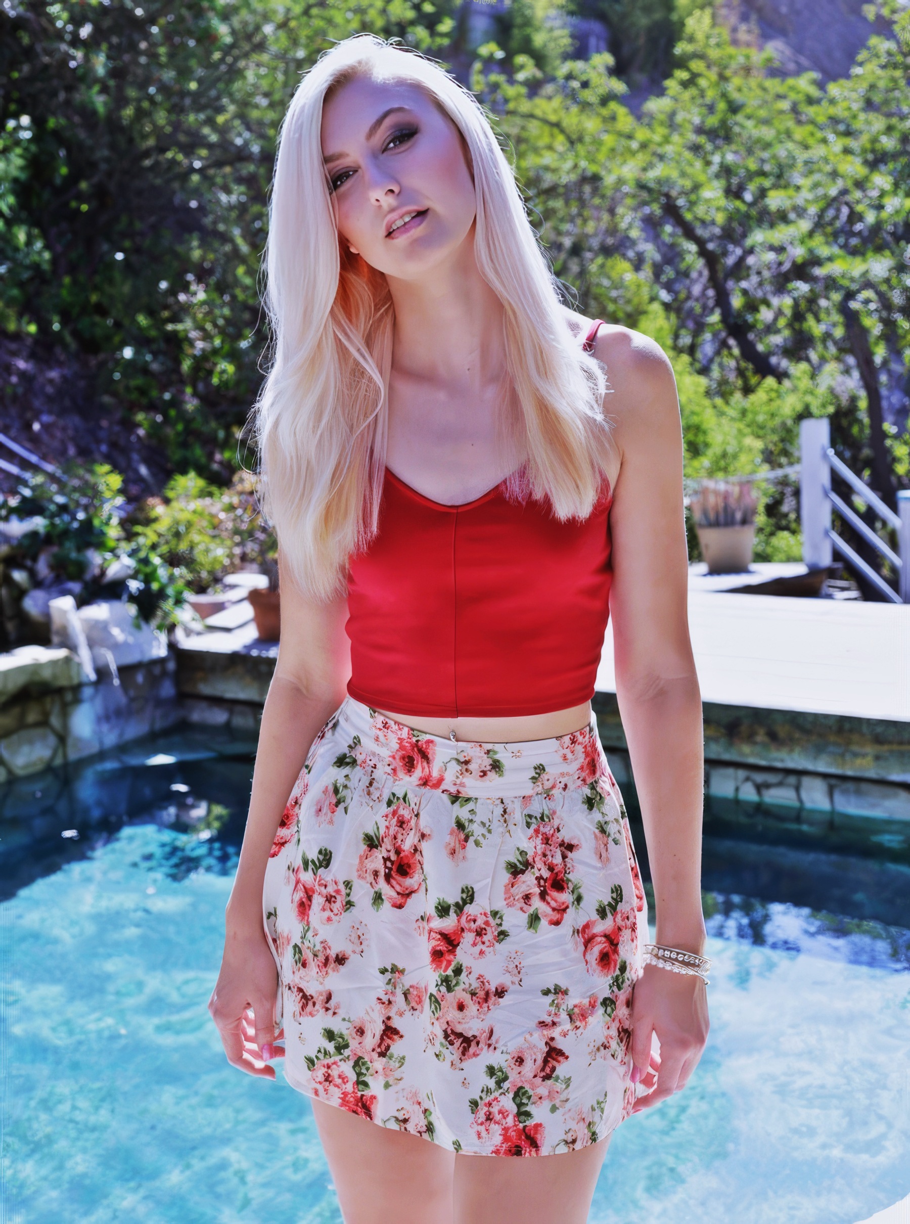 Alexa Grace at 21 Years Old, Natural Nubile Blonde as Taylor Swift singer (2016)
