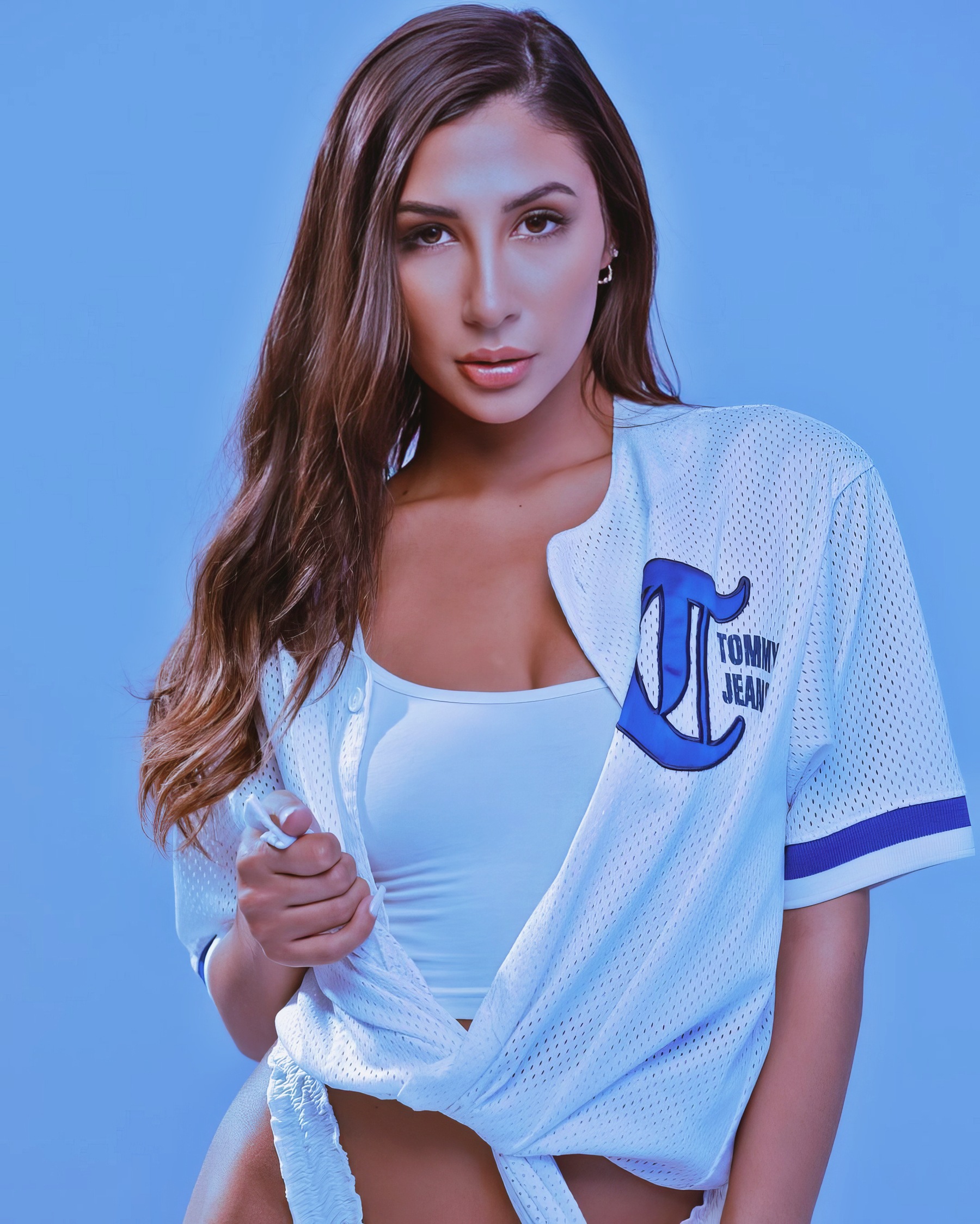 Gianna Dior at 27 Years Old: Fashionista Centerfodl Erotic Model Brunette Natural (2025)