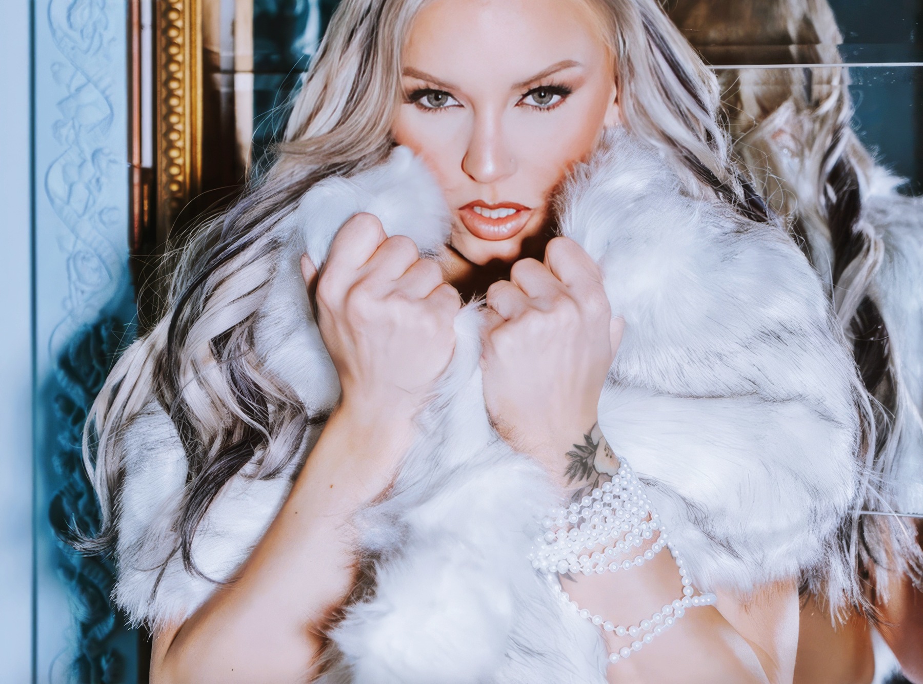 Kenzie Taylor as Glamour Blondage Model and Marilyn Monroe Reminiscent (2025)