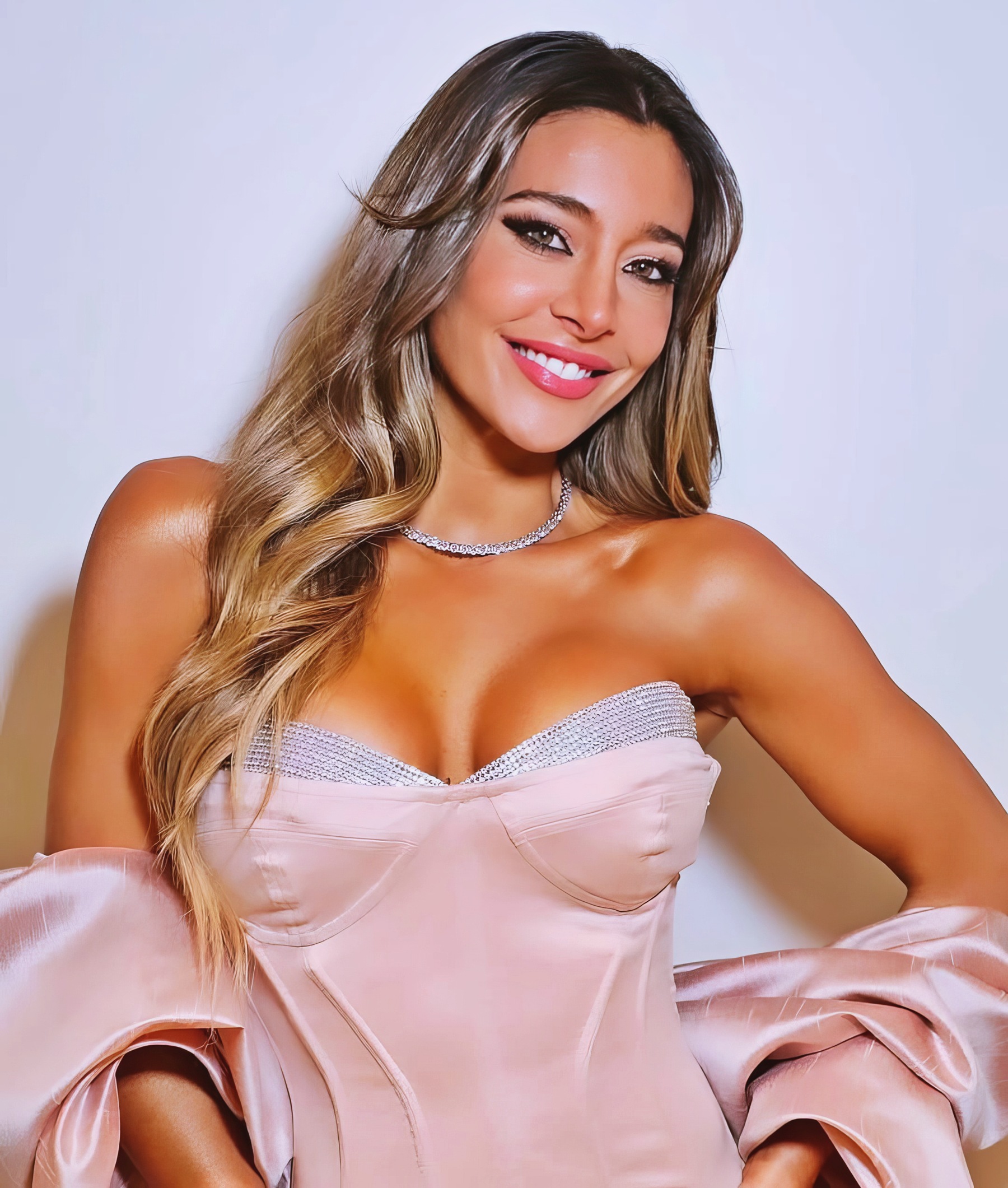 Sol Perez at 31 Years Old. Blonde MILF Slender Bombshell Argentina Almost Pornstar (2025)