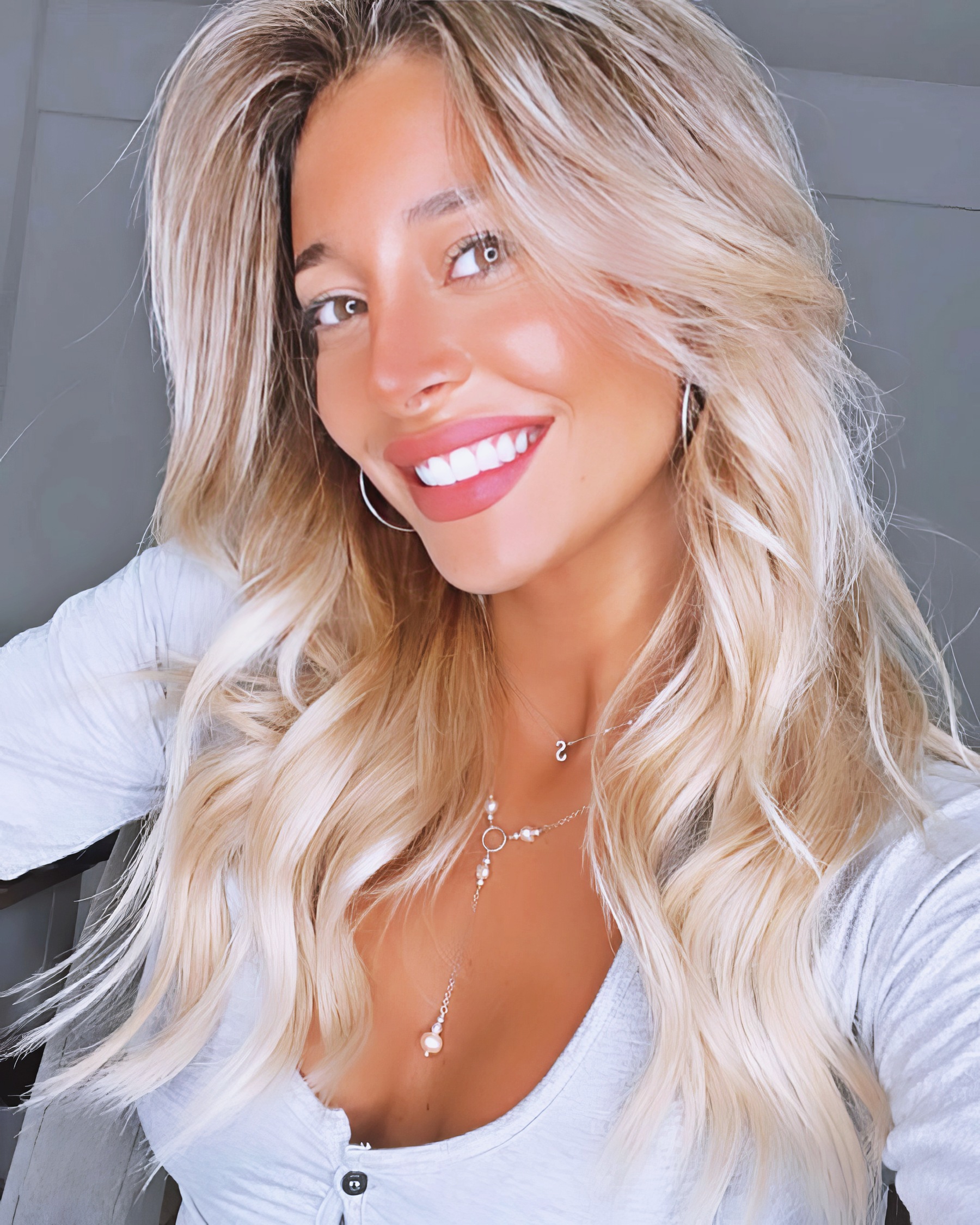 Sol Perez at 31 Years Old as Erotic Selfish Model Blonde Bombhsell Portraits (2025)