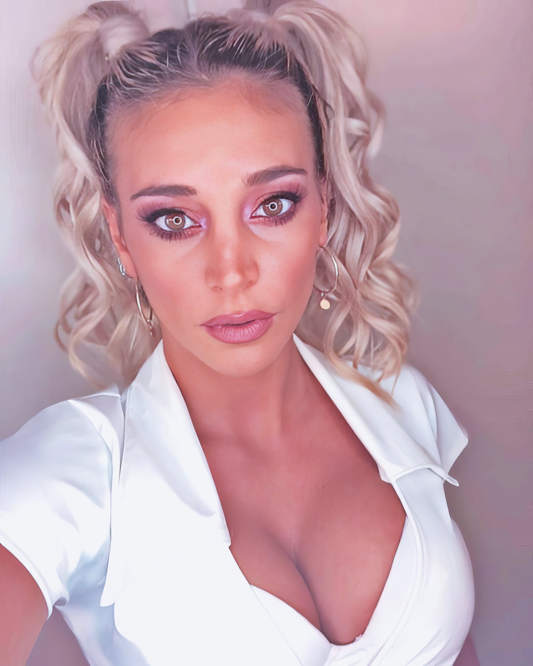 Sol Perez almost Porn at 31 Years Old: Argentina Blonde Bombshell MILF Busty as Erotic Model (2025)