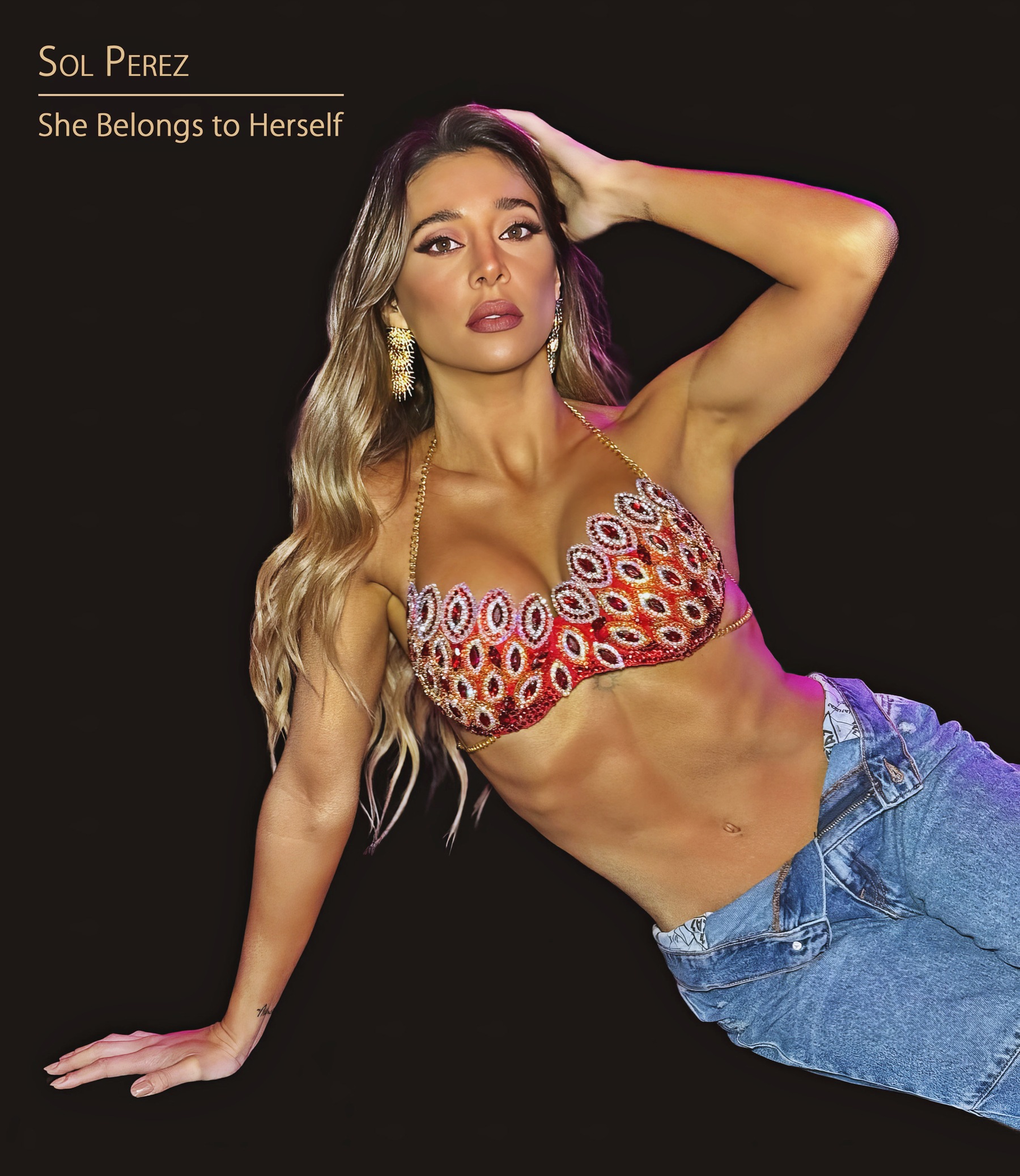 Sol Perez at 31 Years Old: Porn Debut. Ella se pertenece (Brazzers, 2025)