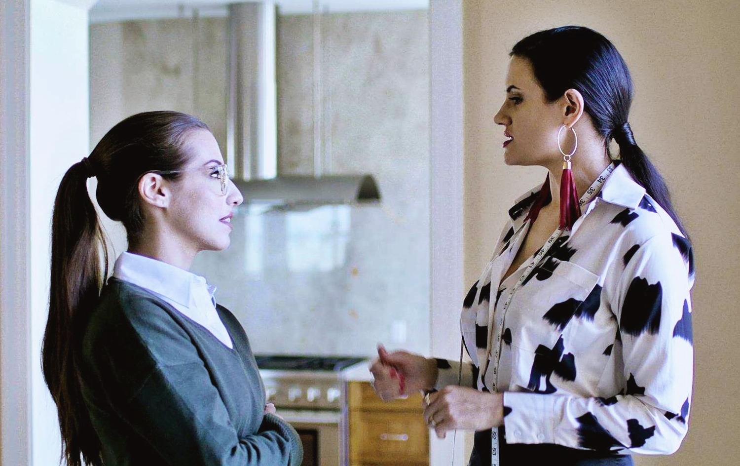 Spencer Bradley at 30 Years Old and Penny Barber at 39 Years Old: Center Of Attention (AdultTime, 2024)