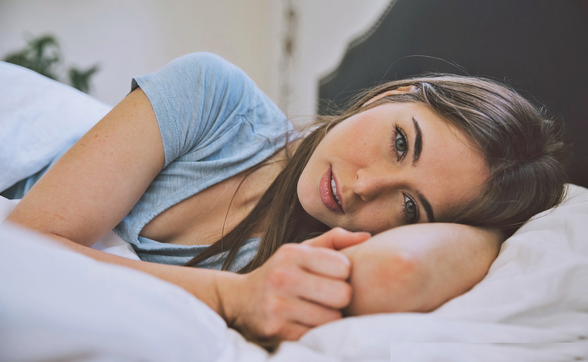 Riley Reid at 33 Years Old as Nubile Brunette in Bed: Sometimes i miss the wrong person (2025)