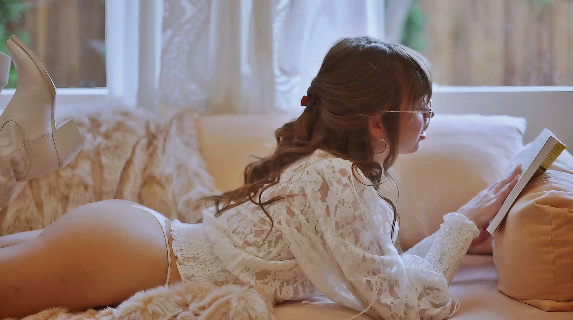 Riley Reid, Solo: Reading I'd Die For You by Scott Fitzgerald (2023) White Lingerie Delicate MILF Solo Tease