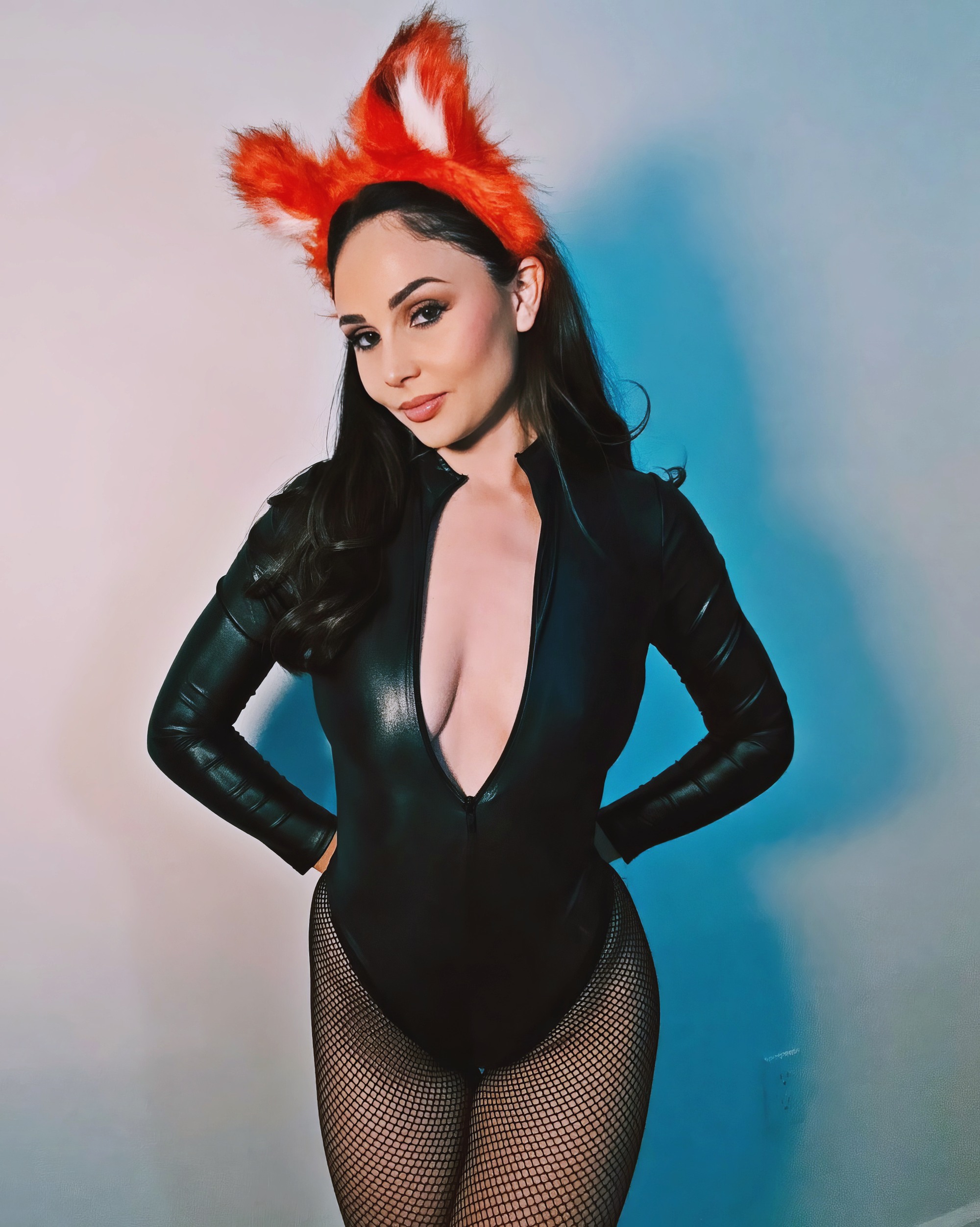 Ariana Marie at 31 Years Old as Spieger Selfie Brunette MILF Slender Natural (2024)