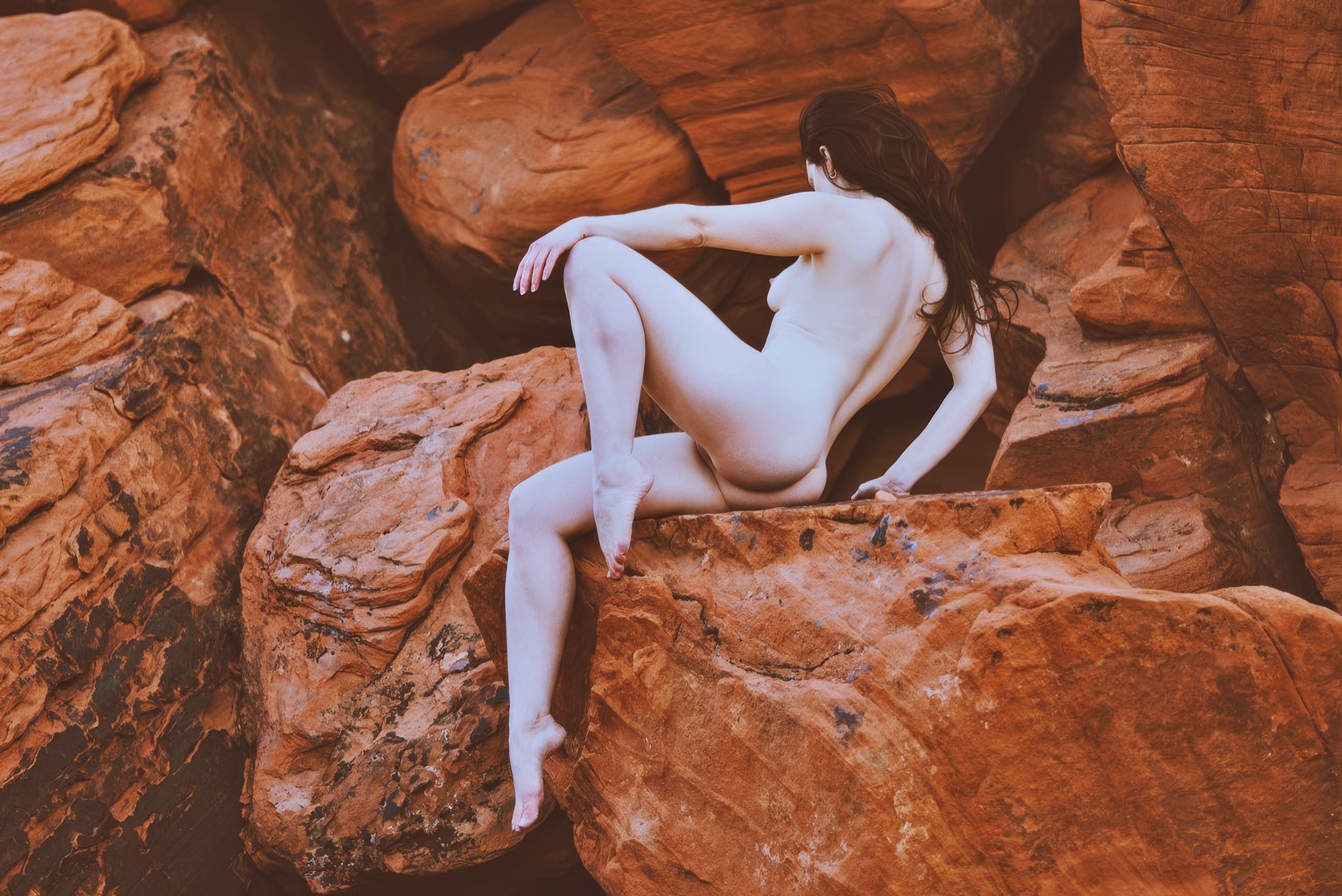 Nicole Vaunt at 29 Years Old: All-Nude MILF Brunette Pornstar as Art Model (2025)