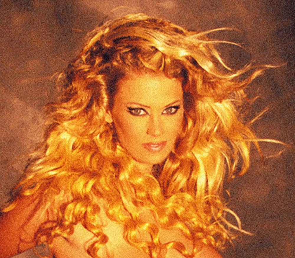retrato de jenna jameson lion blondehair face portrait