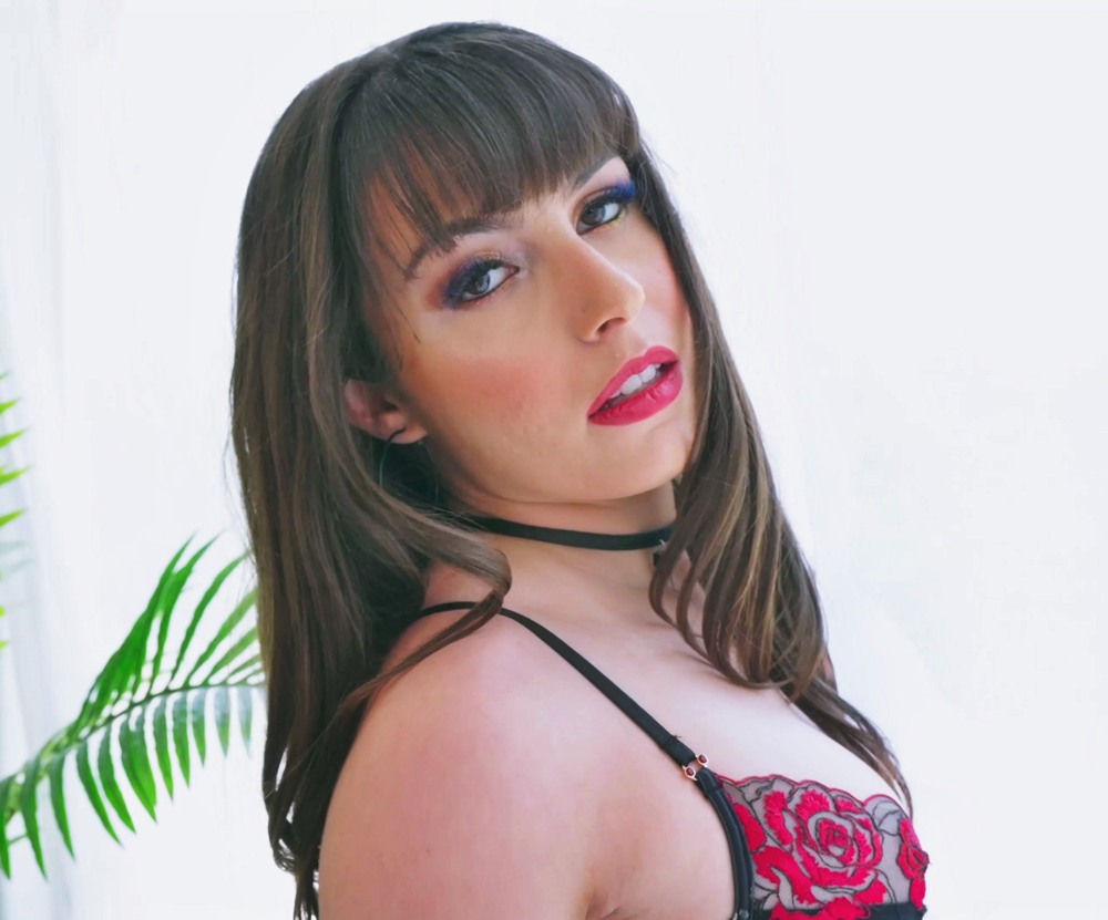 Chanel Camryn at 24 Years Old: Showcase. Quiver Queen (Bang, 2025) All Natural Wide Hips Booty Queen Ass Cheeks Lingerie